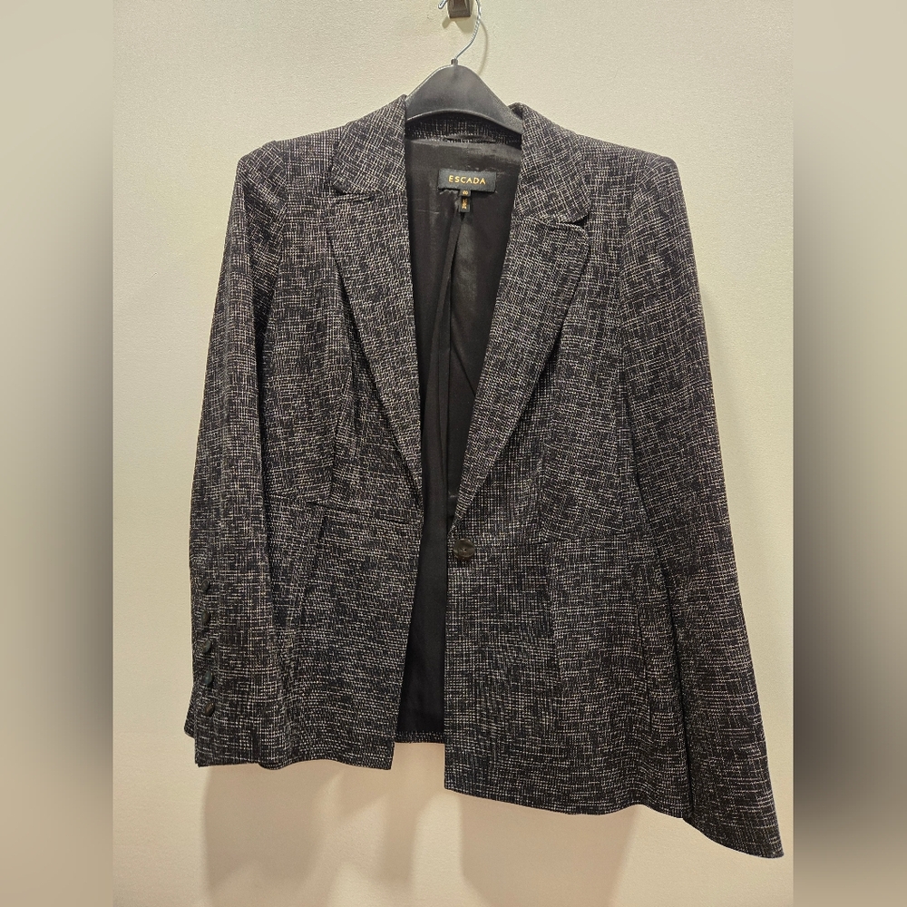 Escada black and white weave blazer